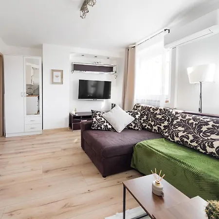 Apartment Park Grabiszynski Standard By Bookinghost Wroclaw